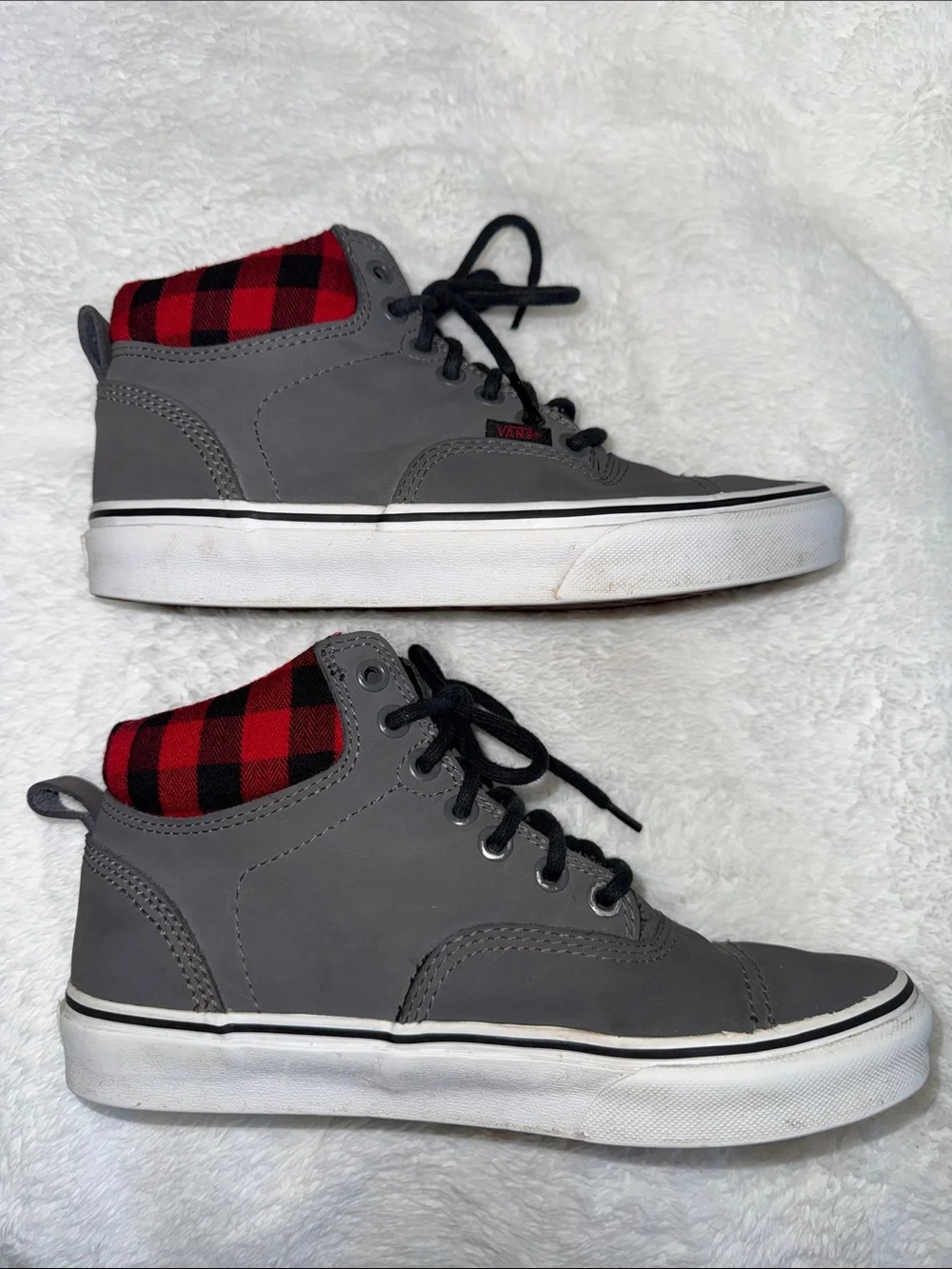Vans Era Hi MTE Kids Grey High-Top Sneakers with Red Plaid Collar